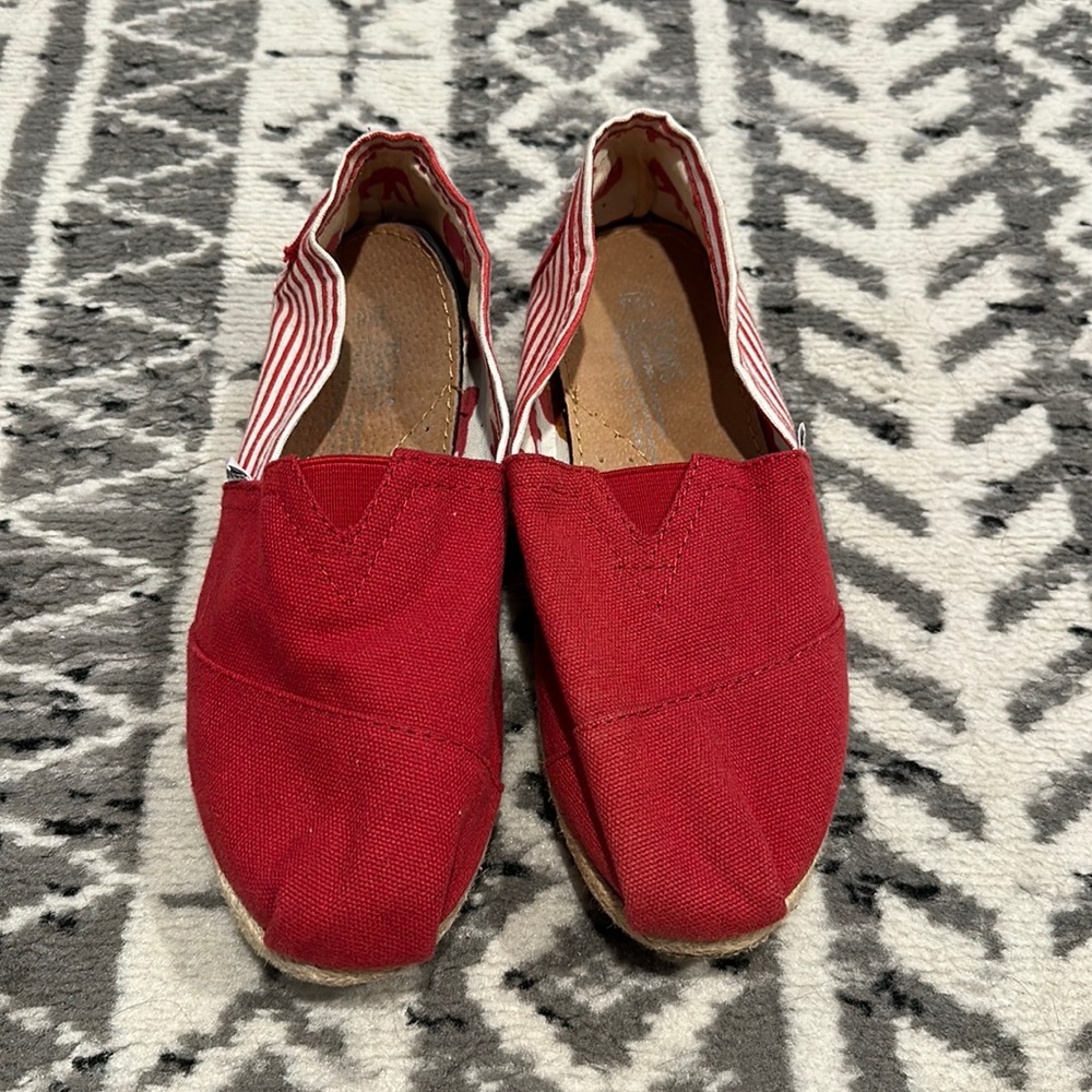 Tom’s Slip ons